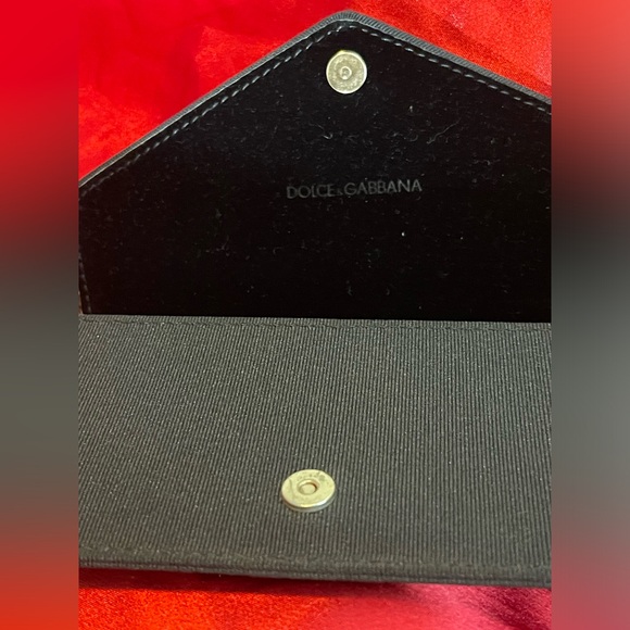 Dolce & gabbana polarized shades with case - Picture 7 of 8